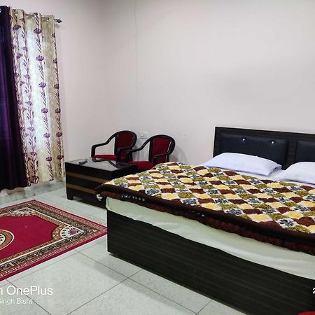 Hotel O Mohani Inn And Banquet Каусани Екстериор снимка