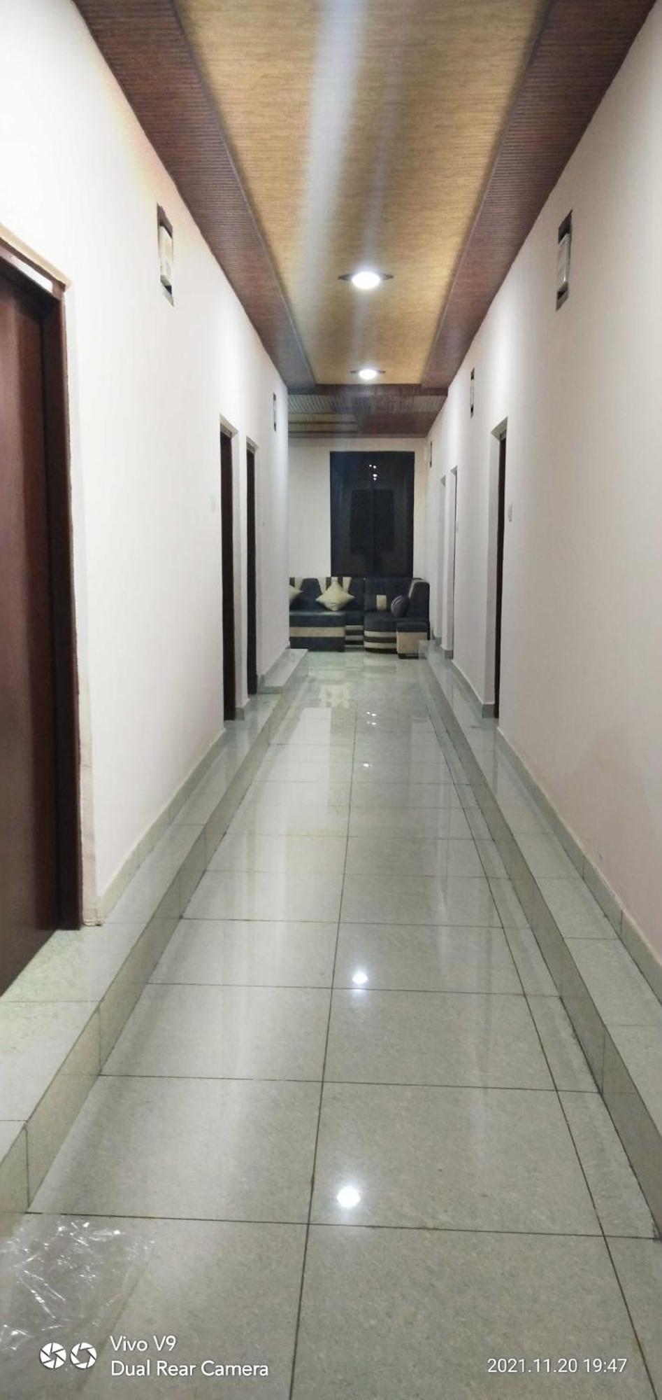 Hotel O Mohani Inn And Banquet Каусани Екстериор снимка