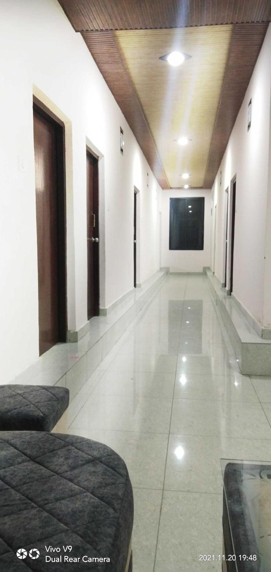Hotel O Mohani Inn And Banquet Каусани Екстериор снимка