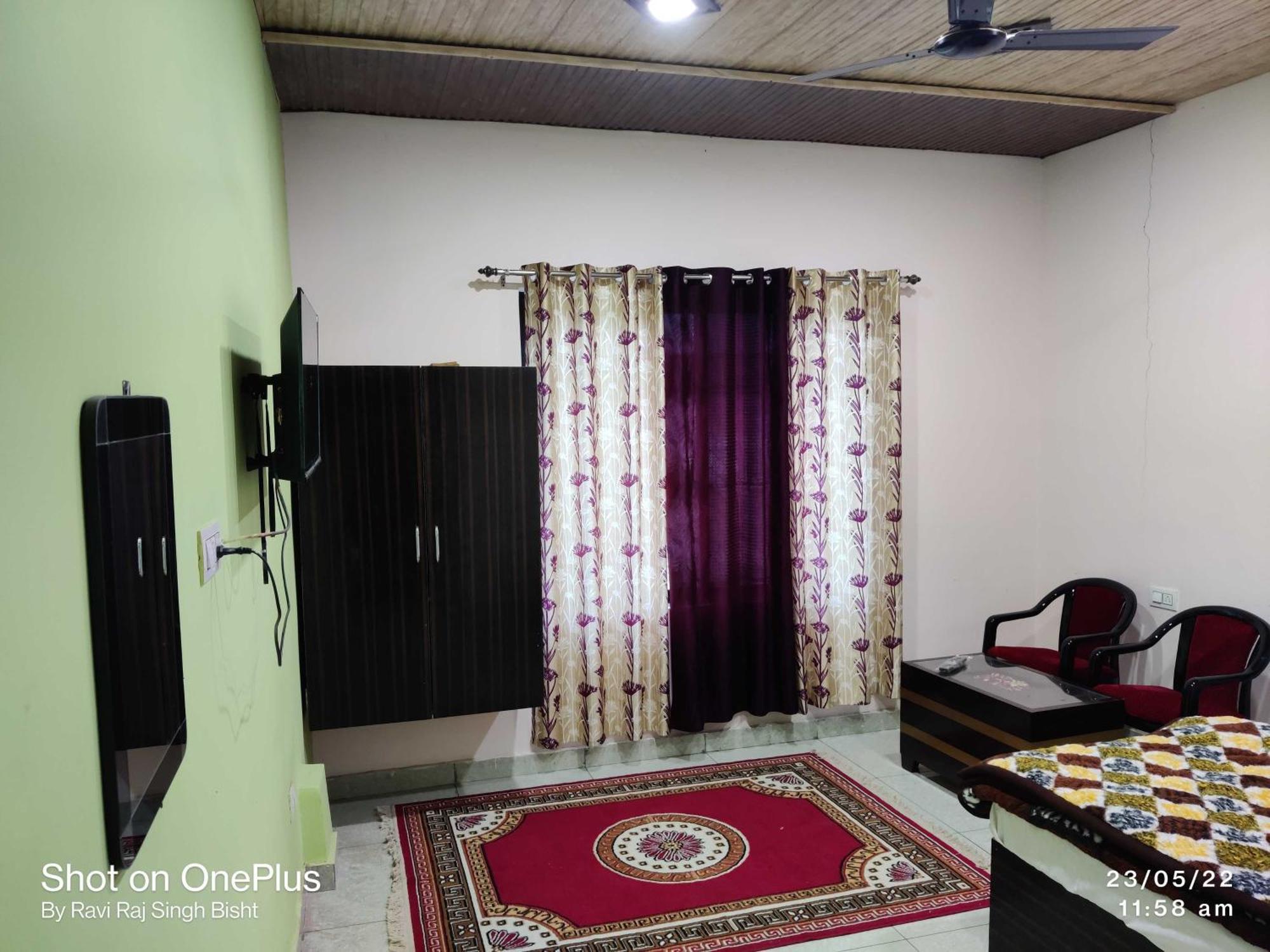 Hotel O Mohani Inn And Banquet Каусани Екстериор снимка