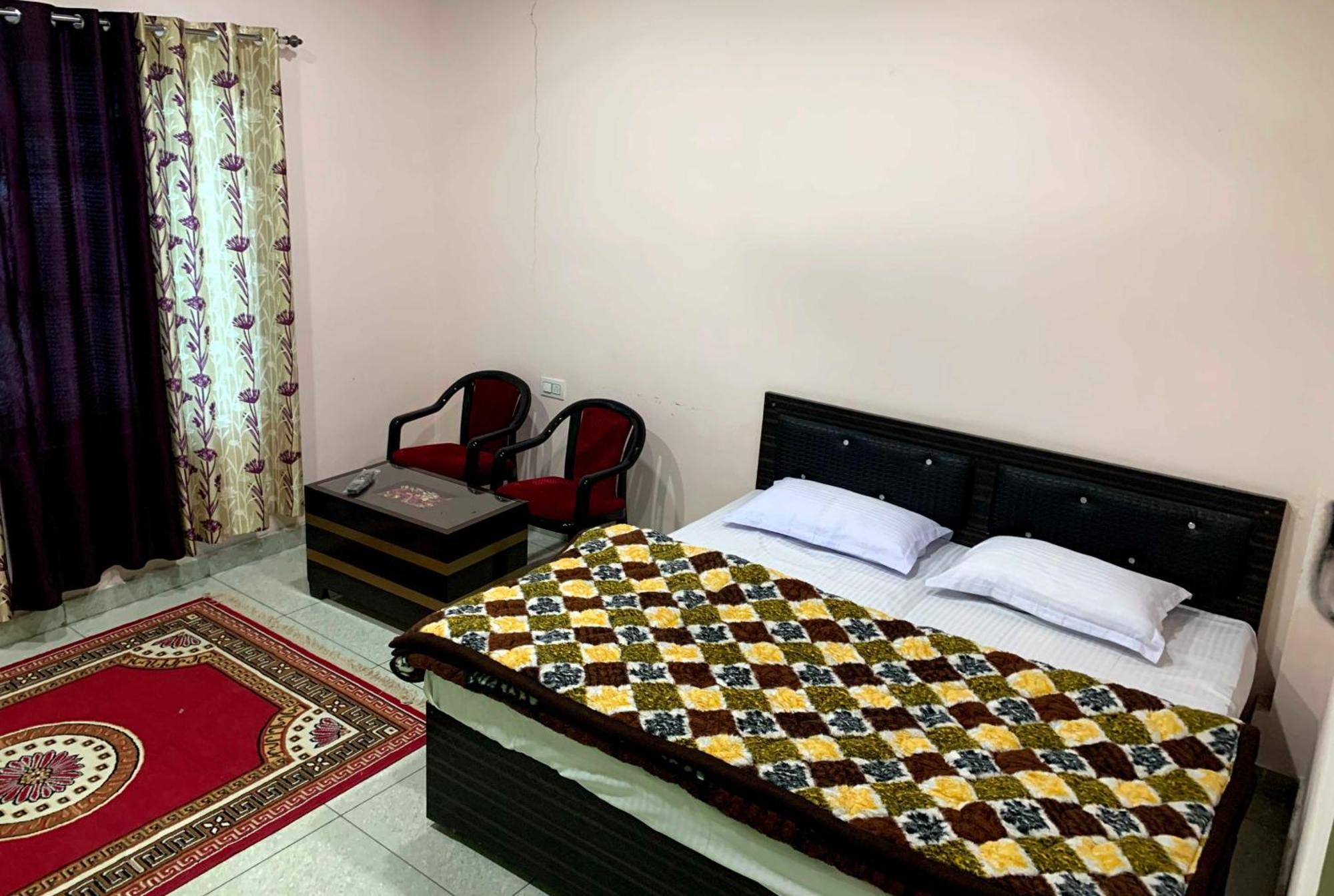 Hotel O Mohani Inn And Banquet Каусани Екстериор снимка