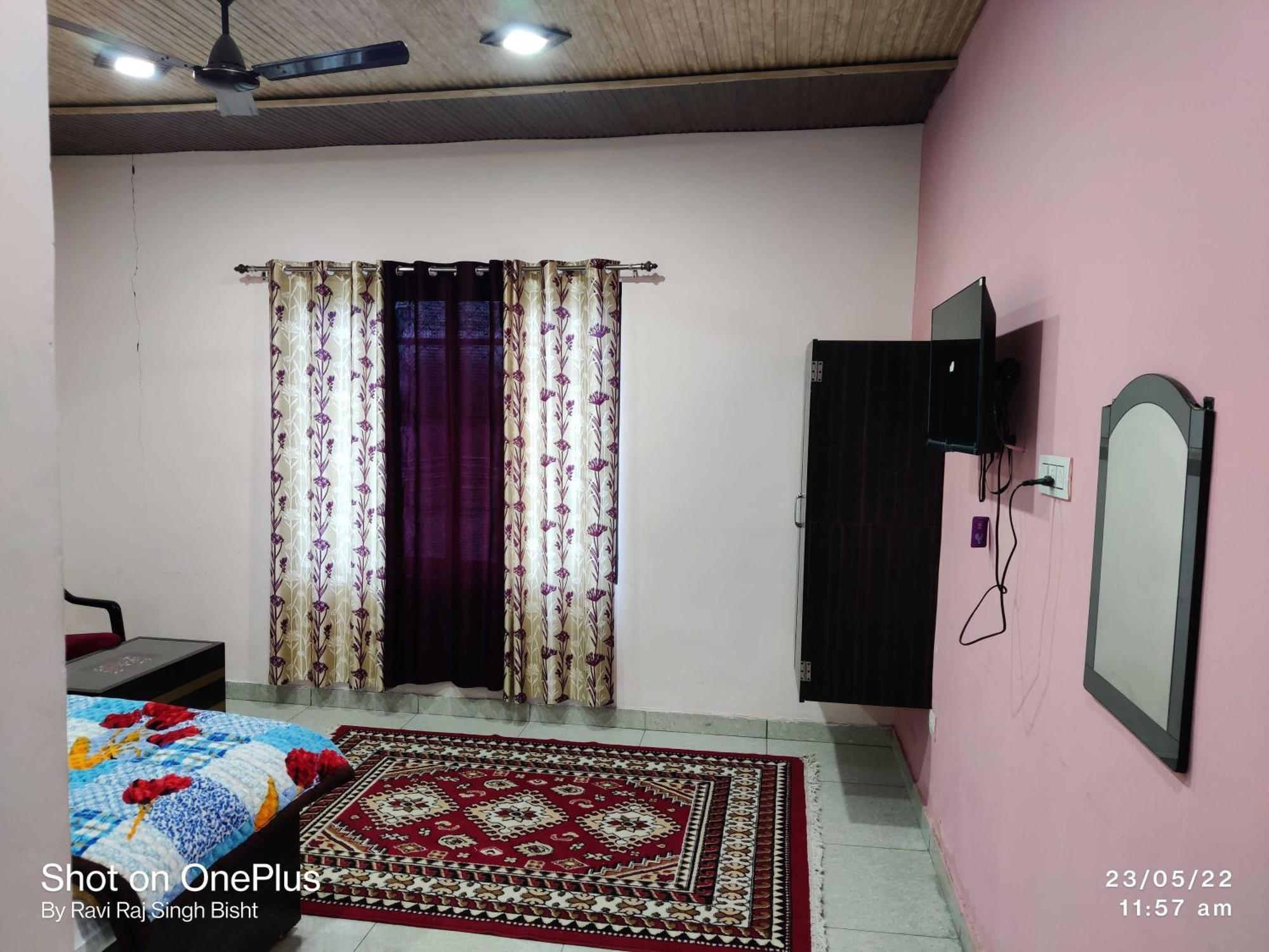 Hotel O Mohani Inn And Banquet Каусани Екстериор снимка